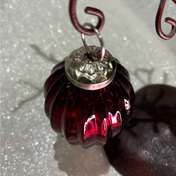 VTG Kugel Heavy Ribbed Teardrop Christmas Ornament In Dark Ruby Red Germany - Picture 5 of 6